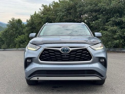 Used 2020 Toyota Highlander Limited AWD/4WD image 2