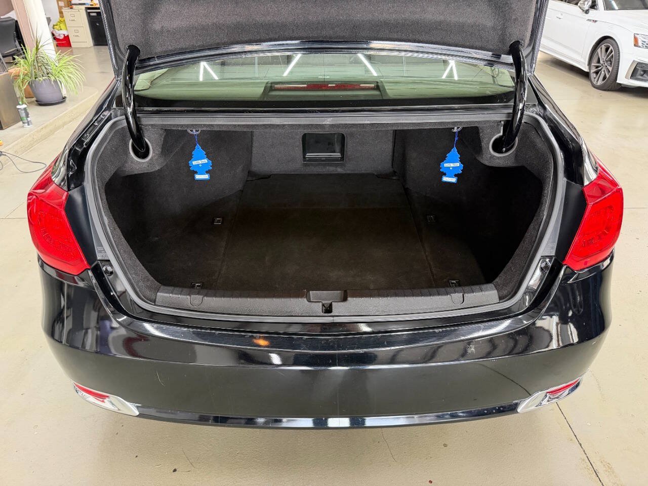 Used 2014 Acura RLX w/ Technology Package FWD image 9