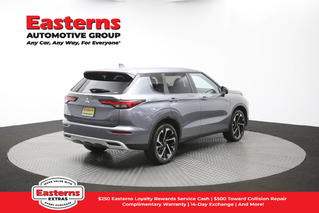 Used 2024 Mitsubishi Outlander SE AWD/4WD image 42