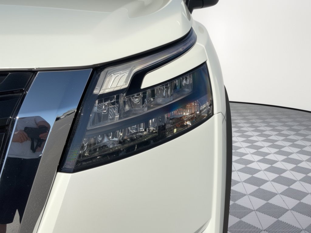 Used 2025 Nissan Pathfinder SV FWD image 16