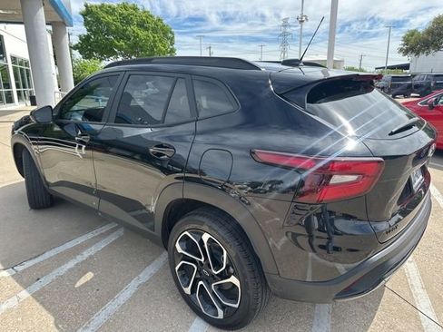 Used 2025 Chevrolet Trax RS w/ Driver Confidence Package image 7