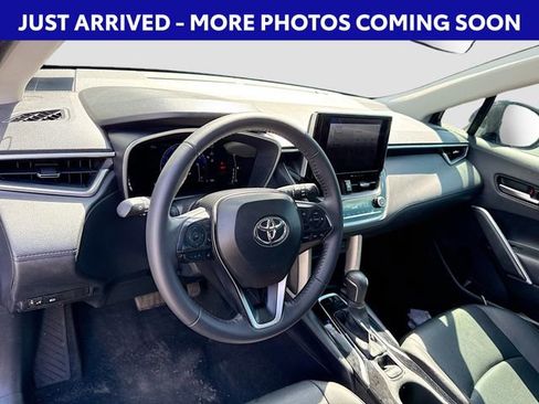 Used 2024 Toyota Corolla Cross XLE w/ Convenience Package AWD/4WD image 11