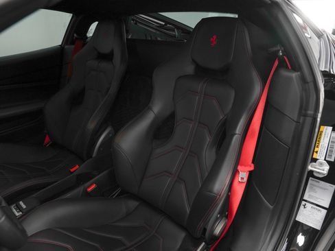 Used 2017 Ferrari 488 GTB RWD image 37