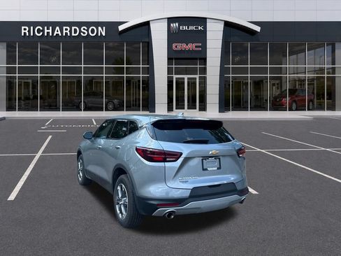 Used 2025 Chevrolet Blazer LT AWD/4WD image 3