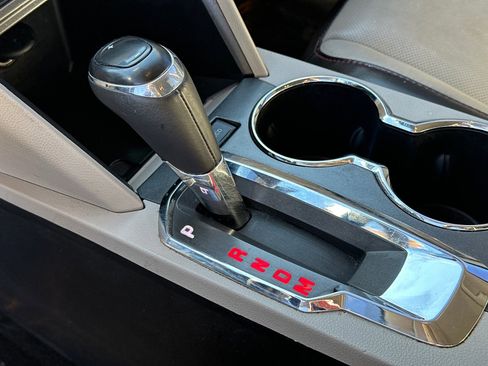 Used 2017 GMC Terrain SLT image 31