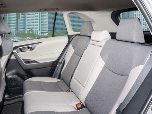 Used 2025 Toyota RAV4 XLE w/ Convenience Package image 17