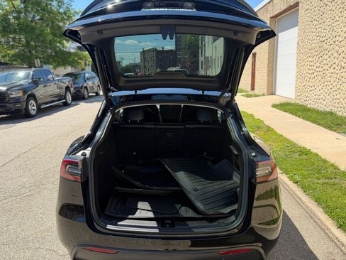 Used 2023 Tesla Model Y Performance AWD/4WD image 10