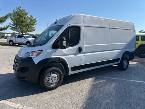 New 2026 RAM ProMaster 2500 w/ Convenience Group image 15