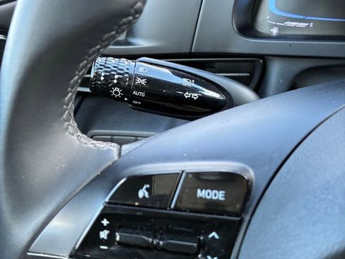 Used 2025 Hyundai Elantra Sport image 19