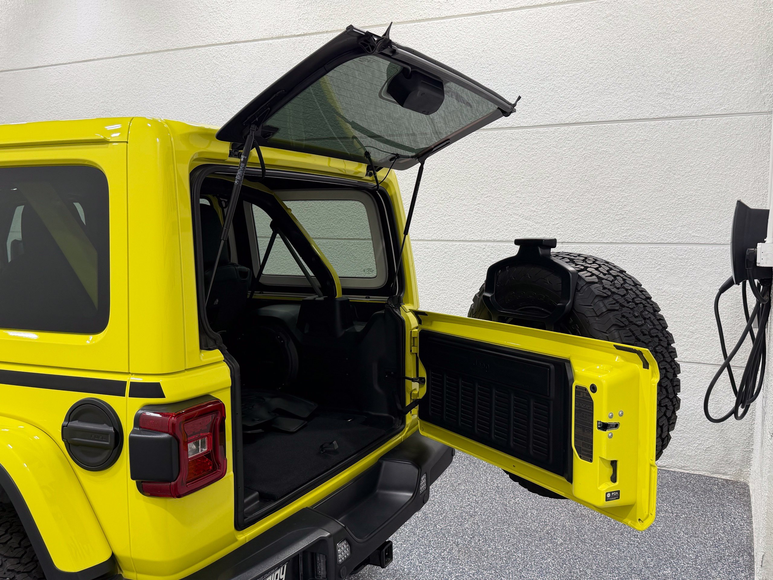 Used 2022 Jeep Wrangler Unlimited Rubicon AWD/4WD image 23
