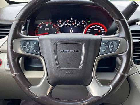 Used 2016 GMC Yukon XL Denali image 39