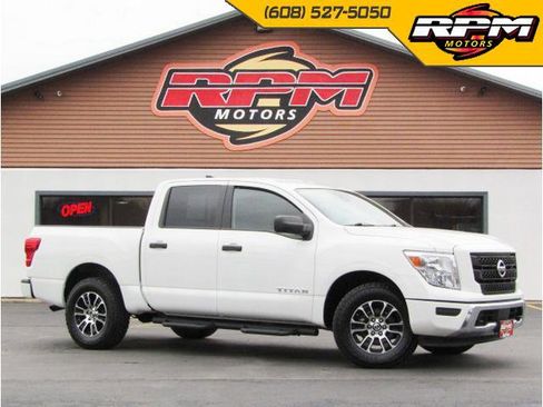 Used 2022 Nissan Titan SV w/ Accessory Utility Package image 1