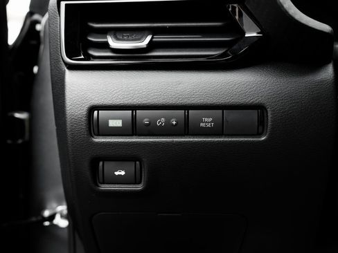 New 2025 Nissan Sentra SV image 18