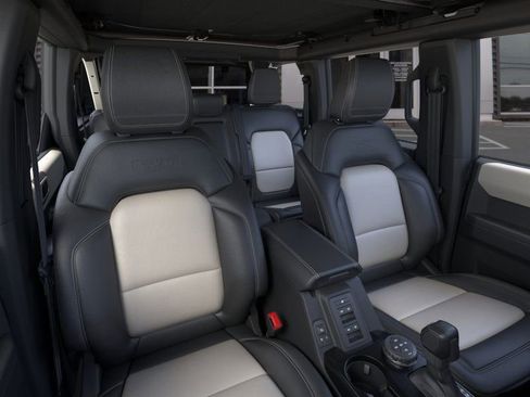 New 2026 Ford Bronco Outer Banks w/ Sasquatch Package AWD/4WD image 11