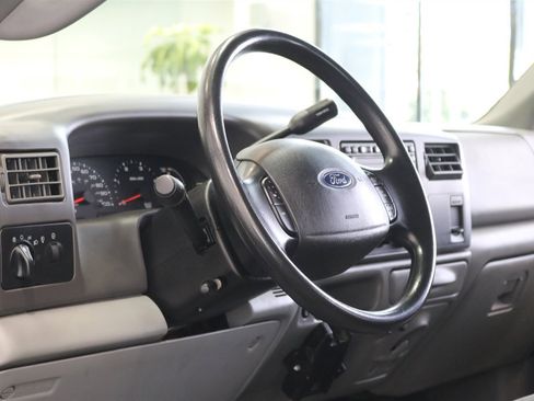 Used 2003 Ford F350 XLT image 82