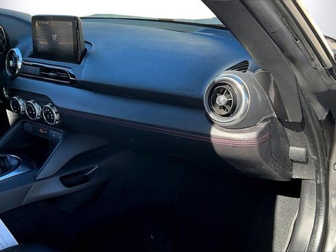 Used 2018 MAZDA MX-5 Miata Grand Touring image 16