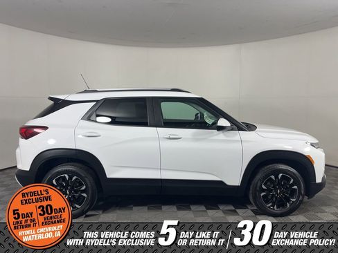 Used 2021 Chevrolet TrailBlazer LT w/ Convenience Package image 3