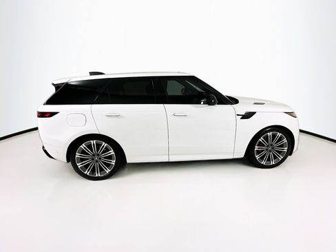 Used 2025 Land Rover Range Rover Sport Dynamic SE AWD/4WD image 9