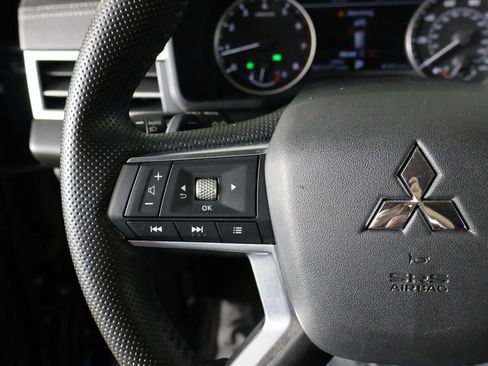 Used 2024 Mitsubishi Outlander SE image 43