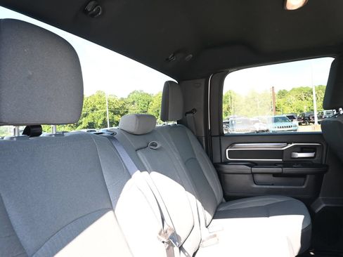 Used 2024 RAM 2500 Big Horn AWD/4WD image 28
