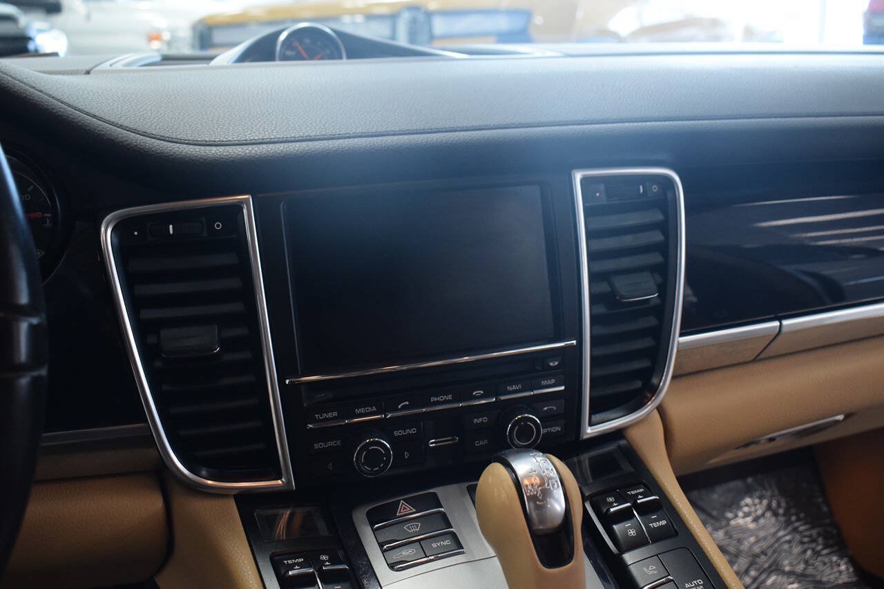 Used 2016 Porsche Panamera AWD/4WD image 31