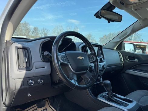 Used 2018 Chevrolet Colorado LT AWD/4WD image 14