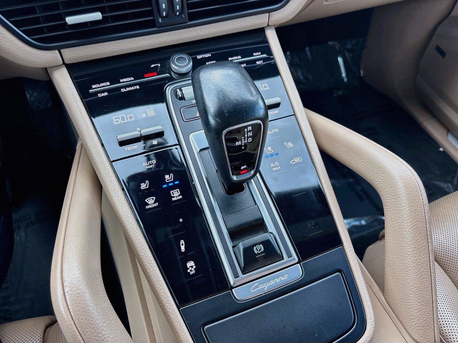 Used 2021 Porsche Cayenne Coupe AWD/4WD image 20
