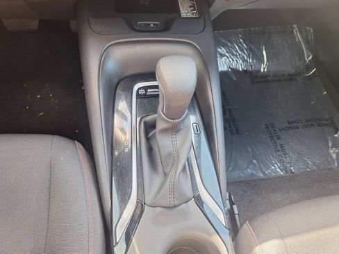 Used 2025 Toyota Corolla SE w/ SE Premium Package FWD image 17