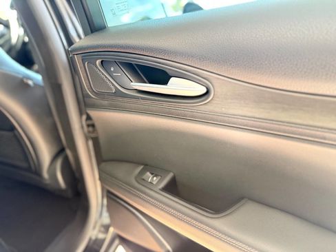 Used 2018 Alfa Romeo Stelvio Ti Sport image 45