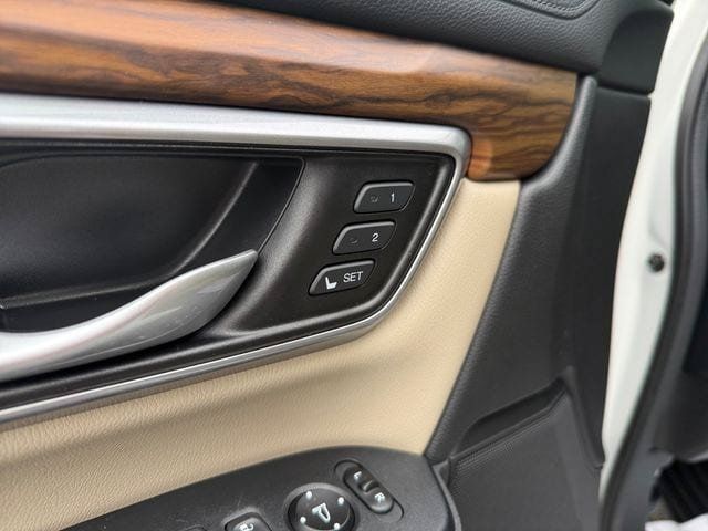 Used 2018 Honda CR-V EX-L image 16
