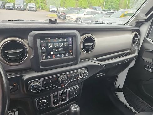 Used 2019 Jeep Wrangler Unlimited Sport S AWD/4WD image 19