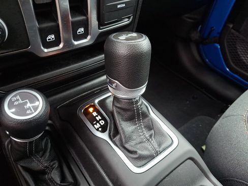 Used 2026 Jeep Wrangler Sport AWD/4WD image 14