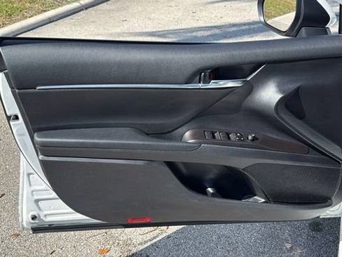 Used 2024 Toyota Camry SE image 17