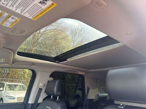 Used 2019 Ford Expedition Platinum image 13