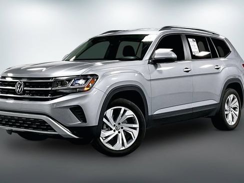 Used 2023 Volkswagen Atlas SE AWD/4WD image 3