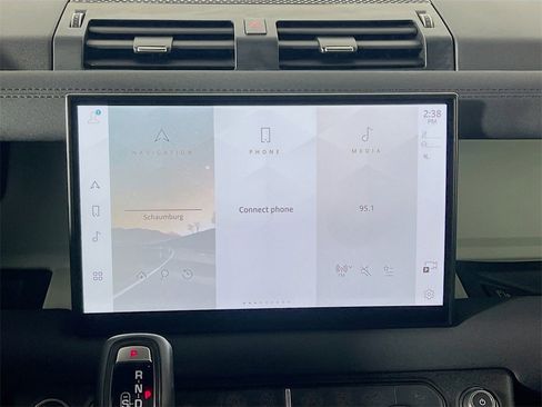 Used 2023 Land Rover Defender 130 SE image 15