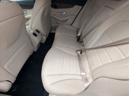 Used 2022 Mercedes-Benz GLC 300 4MATIC image 18