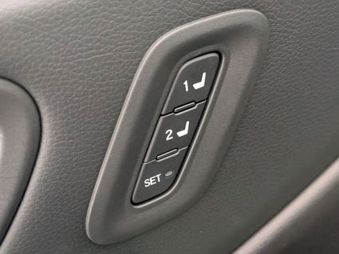 Used 2025 Honda Pilot TrailSport image 11
