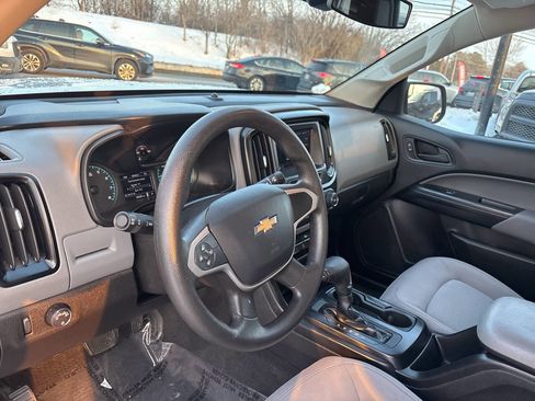 Used 2020 Chevrolet Colorado W/T w/ WT Convenience Package RWD image 14