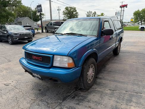 Used 2001 GMC Sonoma SLS w/ Super Spec Pkg 1 AWD/4WD image 4