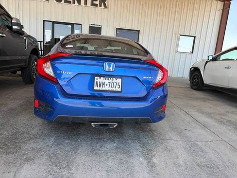 Used 2020 Honda Civic Sport image 2