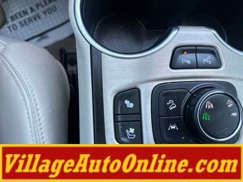Used 2018 GMC Terrain Denali w/ Advanced Safety Package AWD/4WD image 27