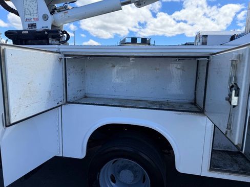 Used 2016 Ford F550 2WD Regular Cab Super Duty image 20