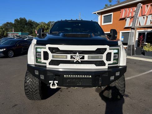 Used 2017 Ford F350 Platinum w/ Platinum Ultimate Package image 4