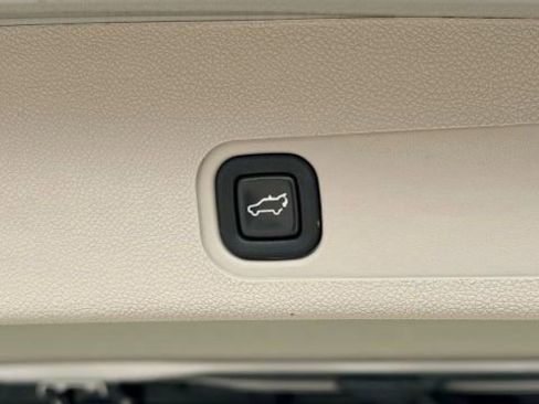 Used 2013 Chevrolet Tahoe LTZ image 26