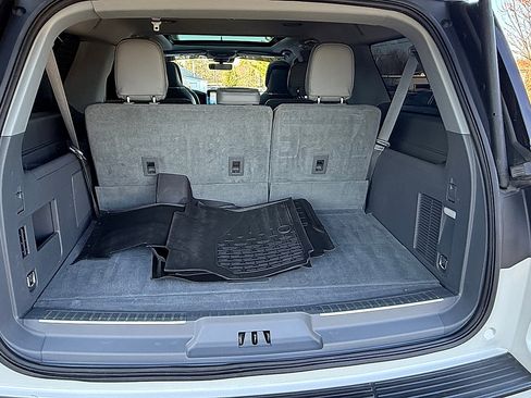 Used 2018 Lincoln Navigator L Reserve w/ Technology Package image 47