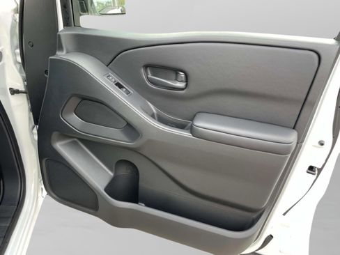 New 2026 Nissan Frontier S image 18