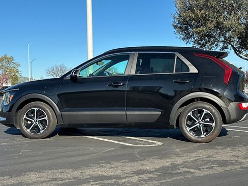 Certified 2025 Kia Niro EX w/ EX Cold Weather Package image 8