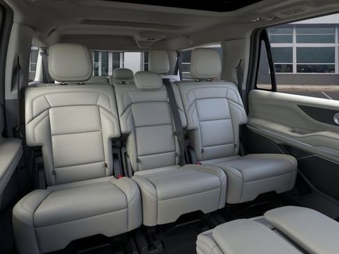 New 2026 Lincoln Navigator L Reserve w/ Jet Appearance Package AWD/4WD image 11