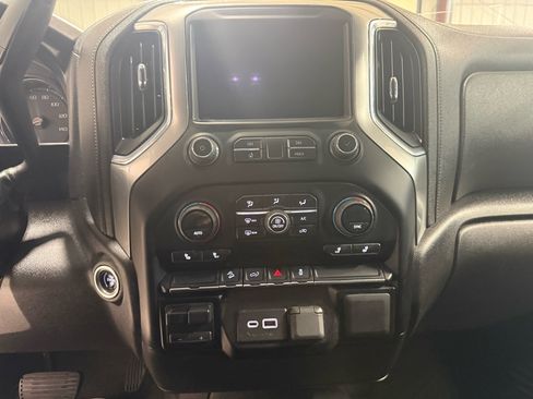 Used 2023 Chevrolet Silverado 2500 LT w/ Convenience Package image 10